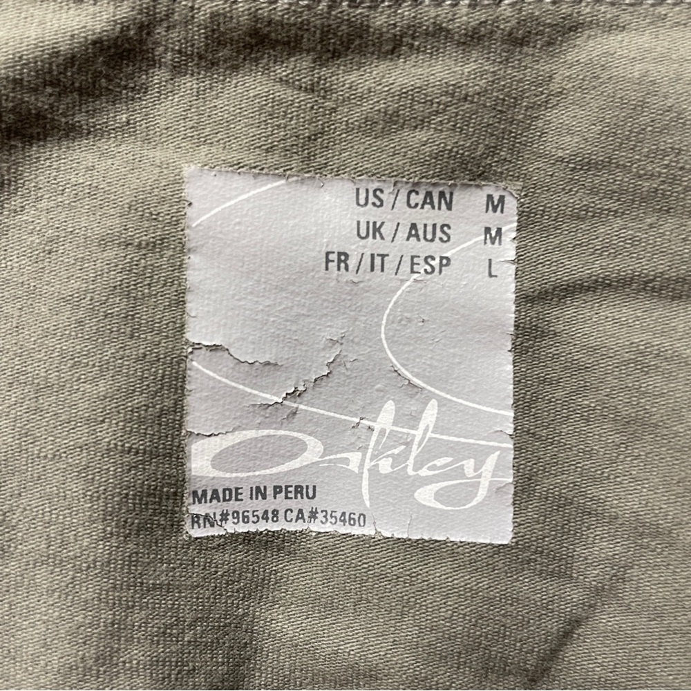 Oakley ladies T-shirt size medium - Picture 6 of 6